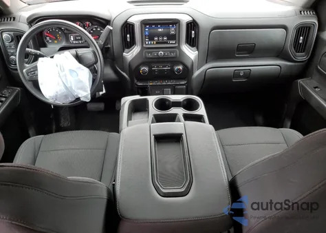 2020 Chevrolet Silverado K1500 Custom z USA, uszkodzony, nr VIN 3GCPYBEK3LG191880